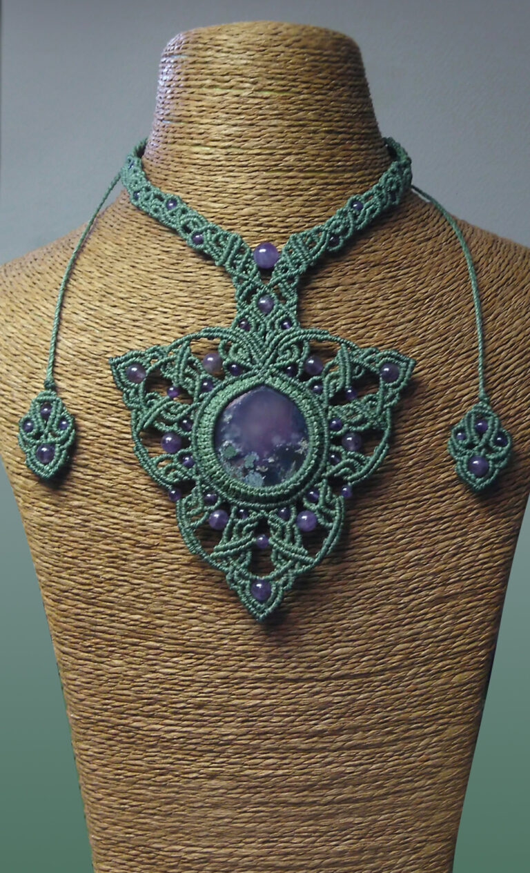 Galerie Colliers Talismans - Agate mousse Calcédoine violette